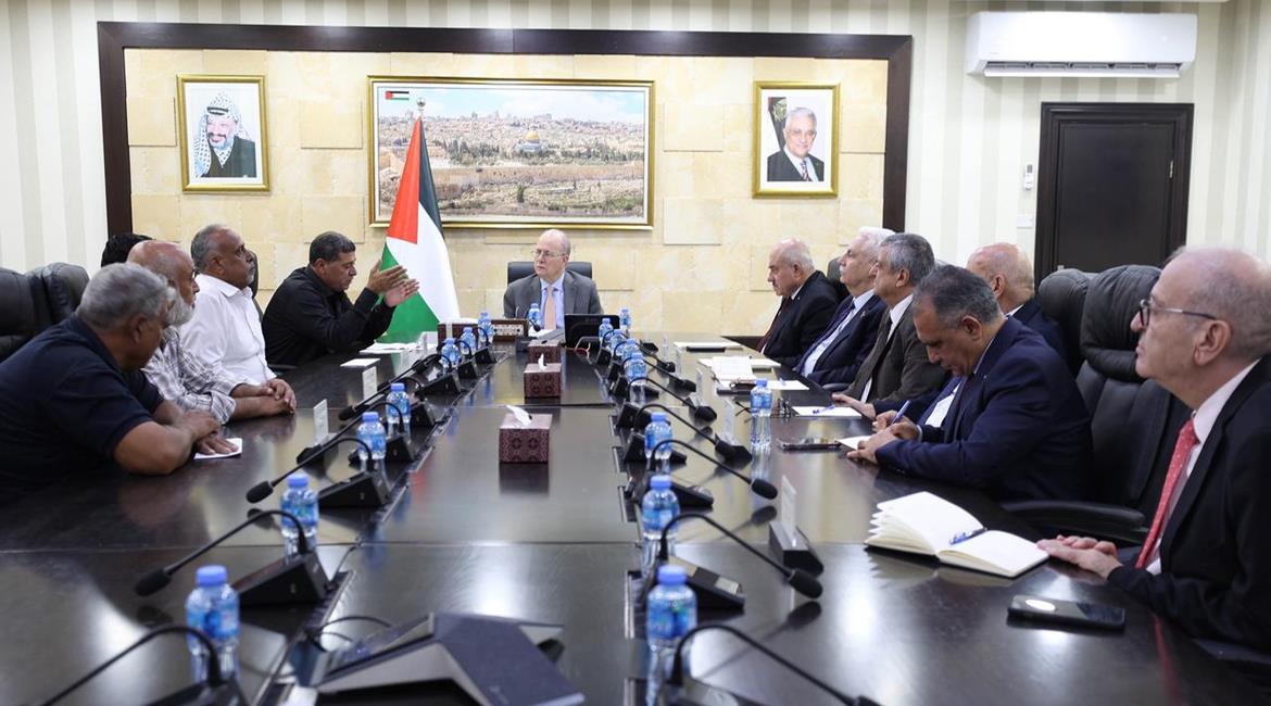 رئيس الوزراء محمد مصطفى، يستقبل وفدا من منطقة الأغوار الوسطى